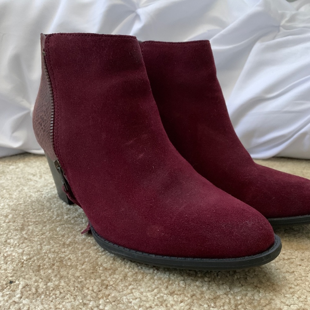 VIONIC boots